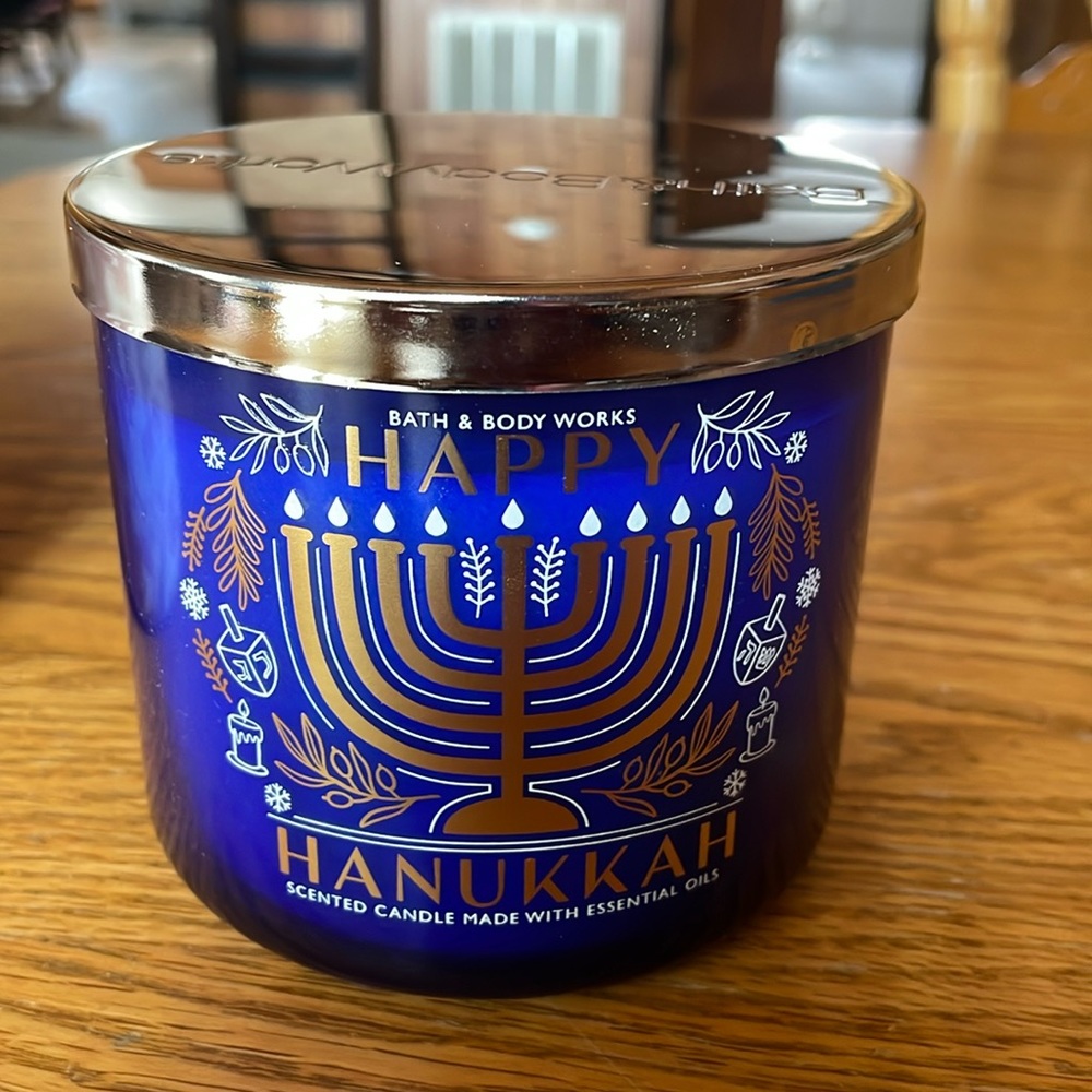 Bath and Body Works 3 wick Candle